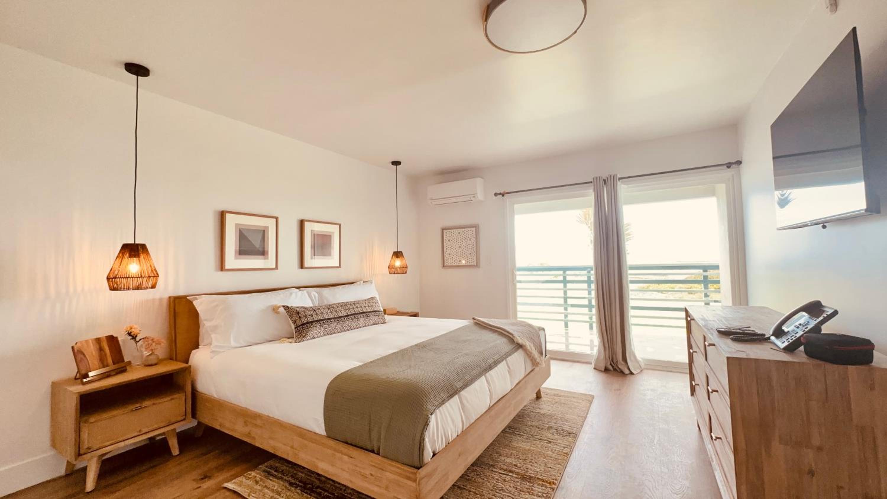 Ocean, Deluxe, King Bed, Balcony