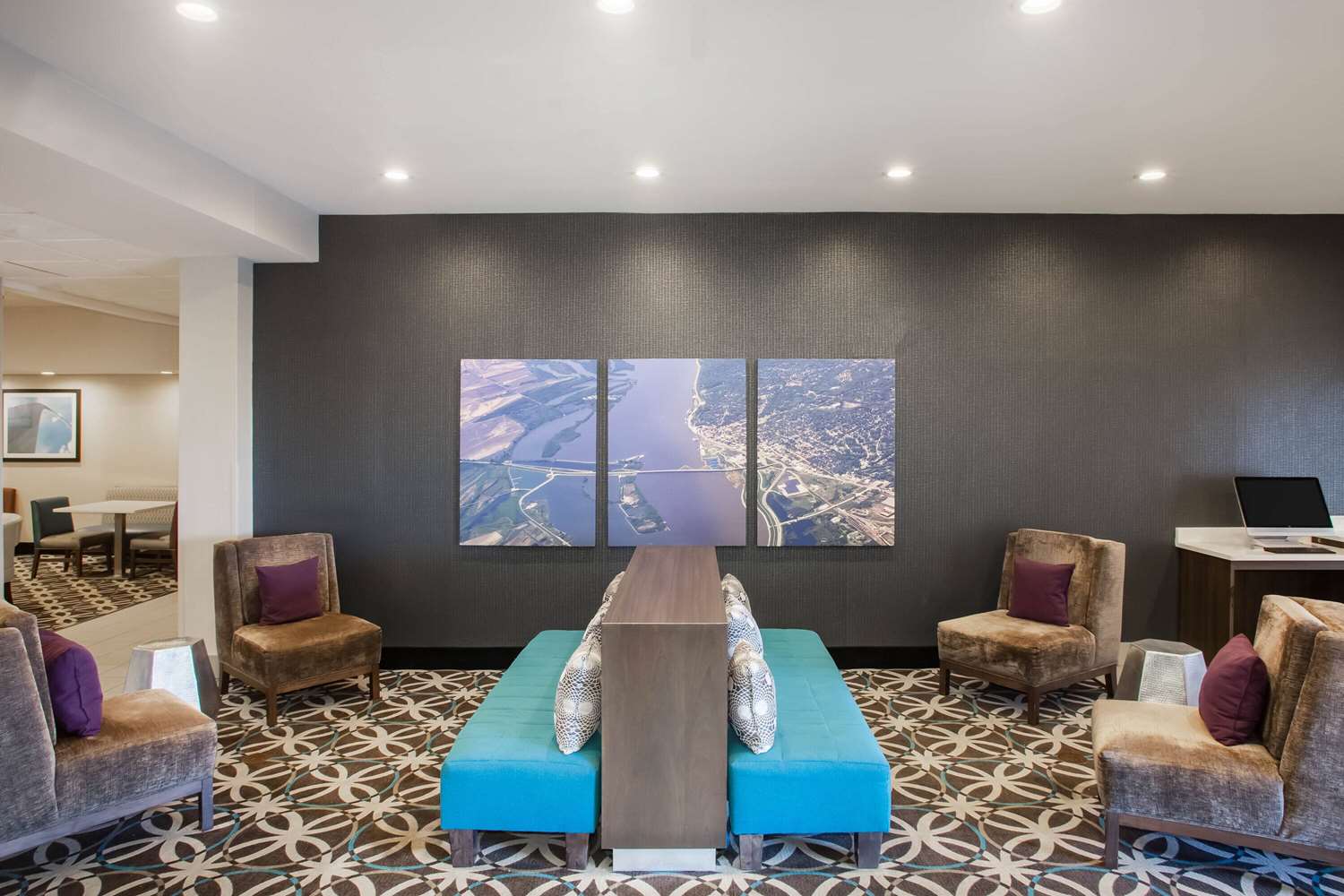 La Quinta Inn & Suites by Wyndham Pontoon Beach 31/37