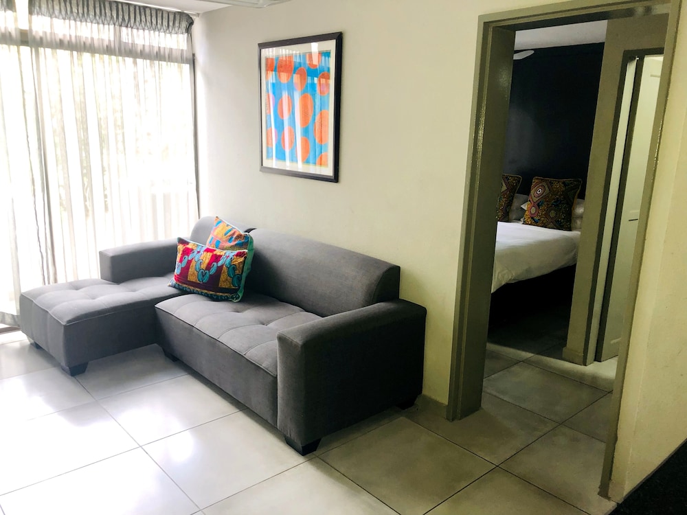 Elephant Springs Hotel &amp; Cabanas 61/80