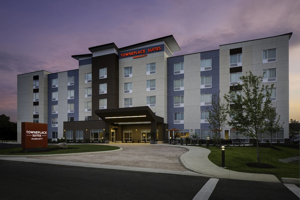 TOWNEPLACE SUITES PITTSBURGH HARMARVILLE photo1