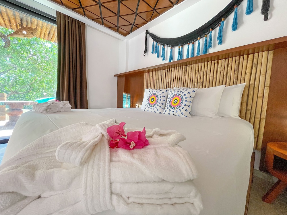 Akuazul Resorts Adults Only 13/50