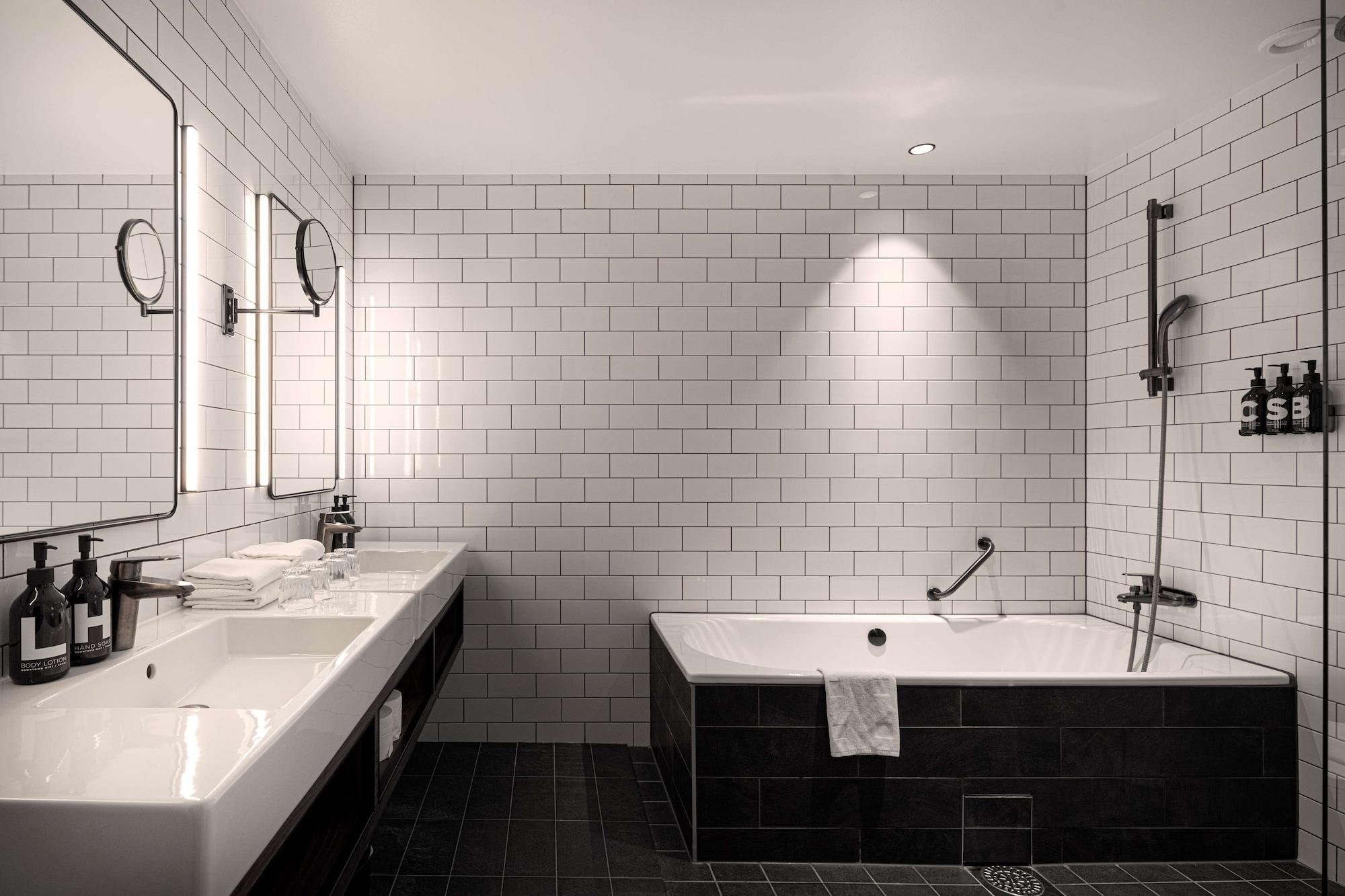 Master, Suite, King Bed