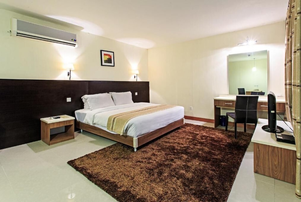 The Orchard Cebu Hotel & Suites 14/54