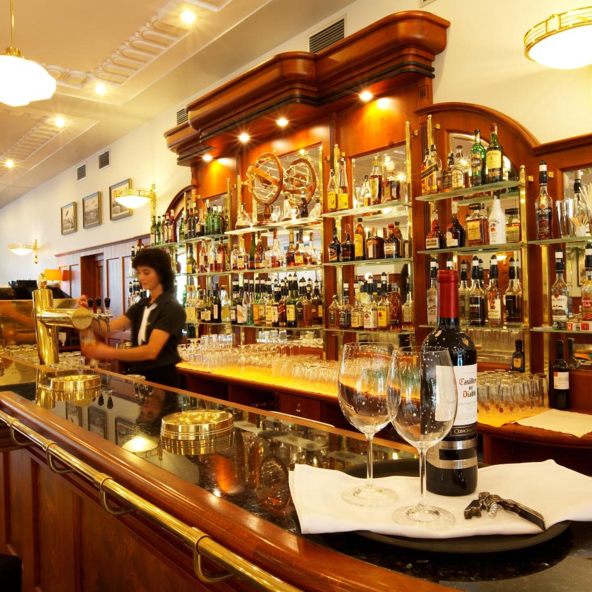 Hotel Avion 24/51