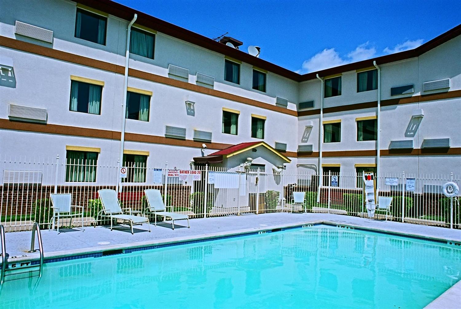 Americas Best Value Inn St. Louis South 37/37