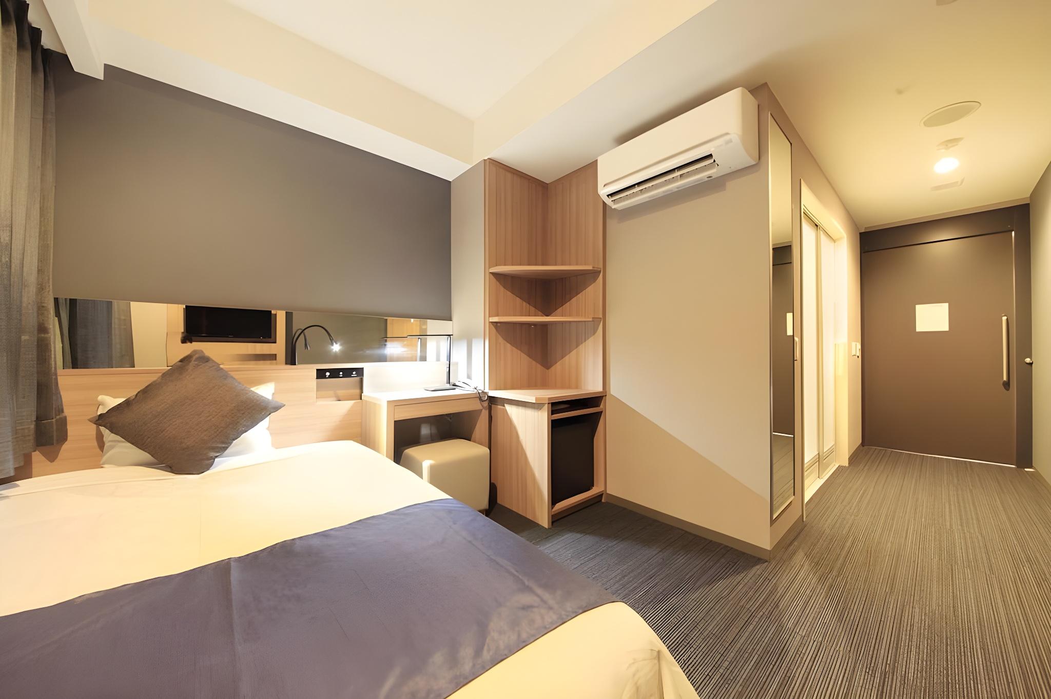 Universal, King Bed