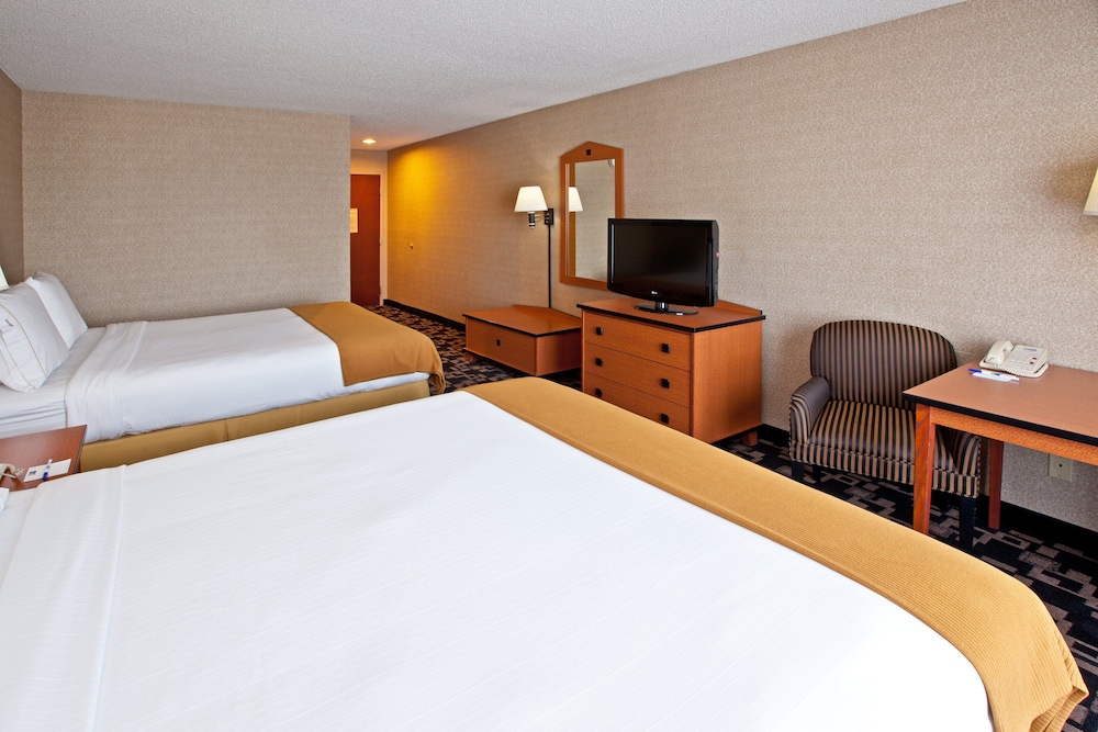 Holiday Inn Express Hotel And Suites Greenwood 13/66