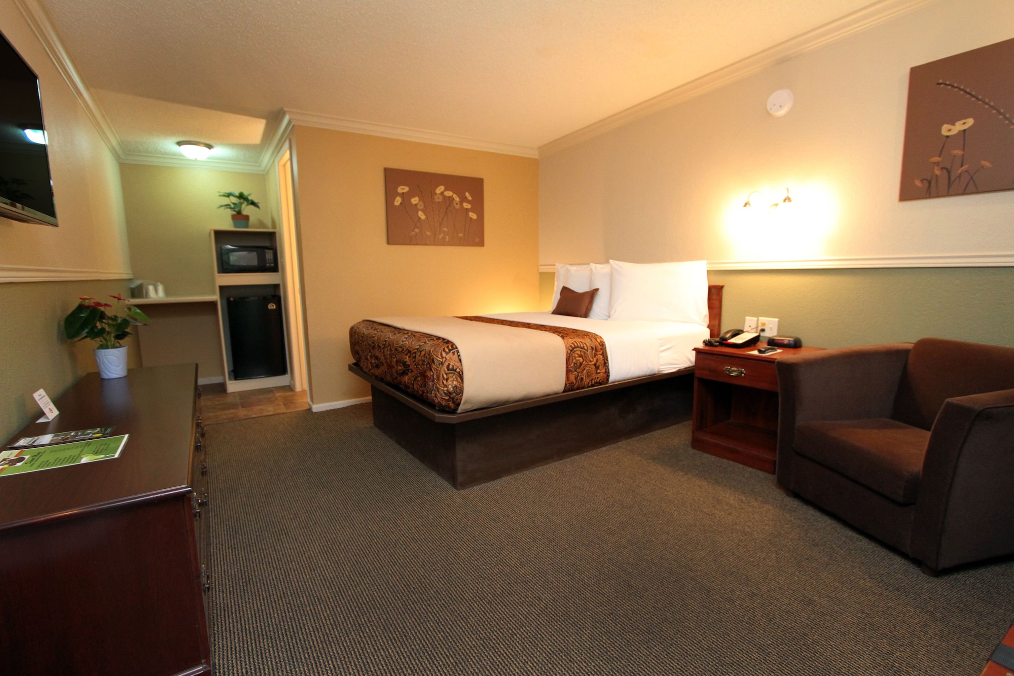GARDEN, QUEEN BED
