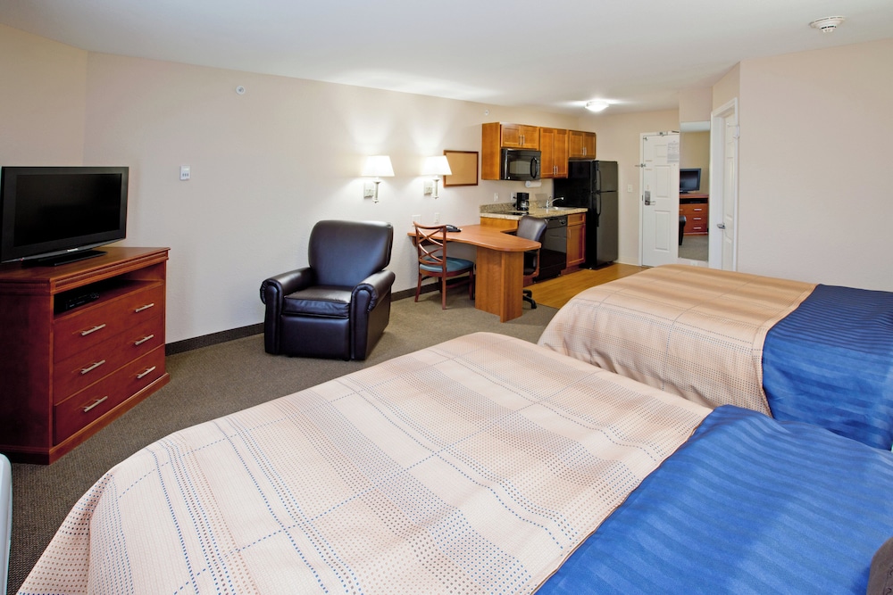 Candlewood Suites Indianapolis East 18/52