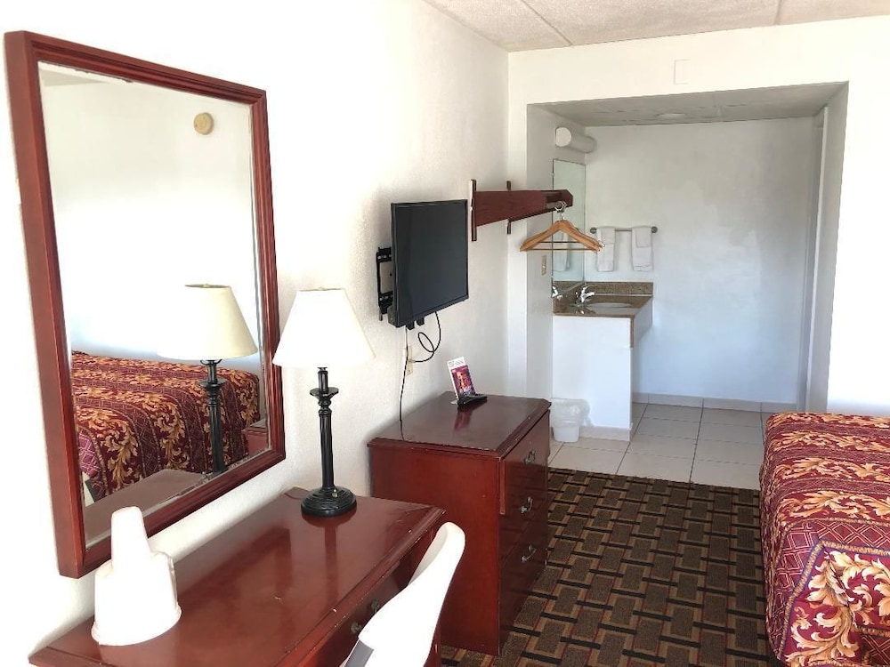Budget Inn Cocoa 30/45