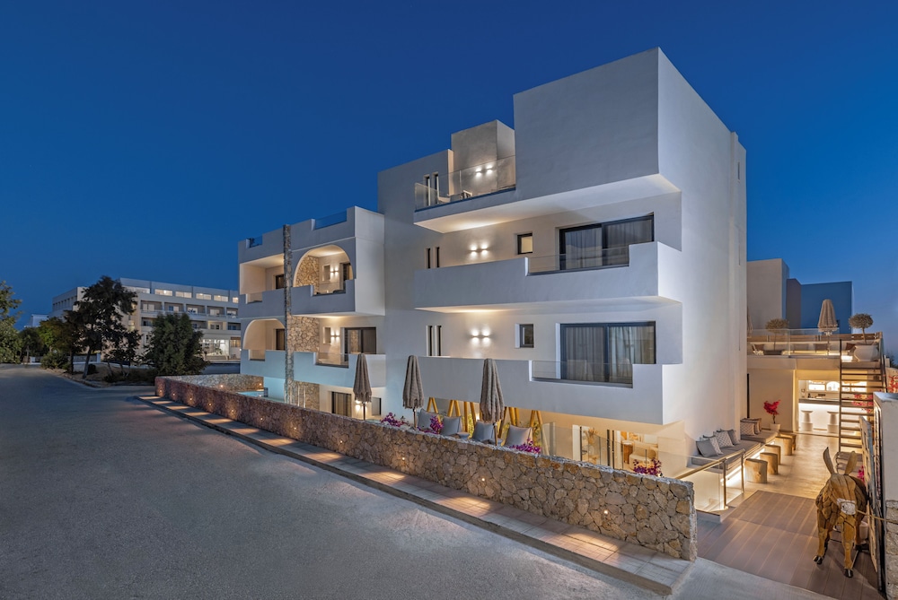 Cabana White Boutique Hotel & Suites 8/80