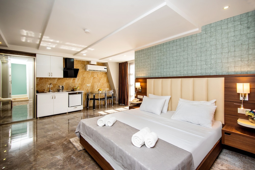 شقة استوديو بسرير كوين وسريرين منفصلين بشرفة، Hotel Margi 2/4
