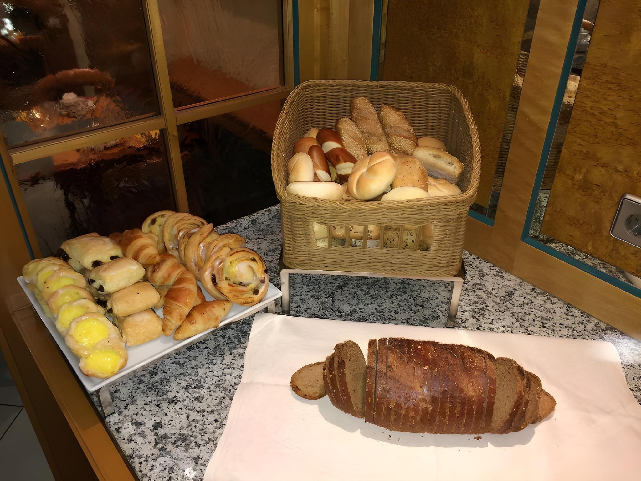 hotel christophe colomb 9/13