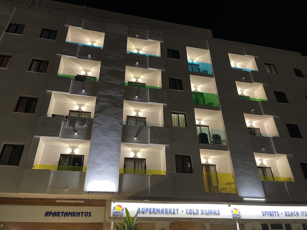 Poniente Playa Apartments in SAN ANTONIO