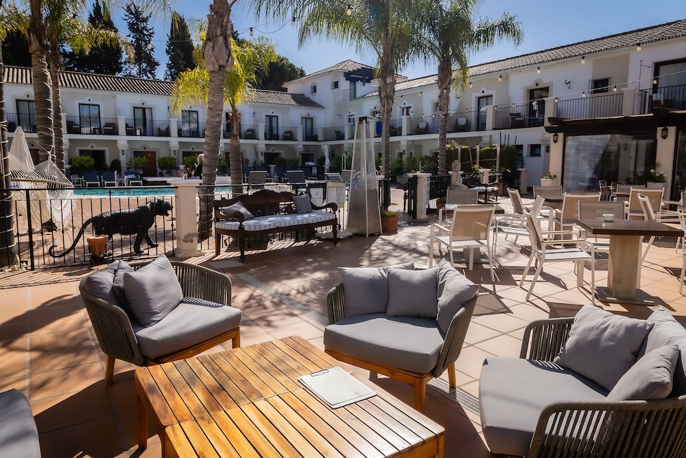 Paloma Blanca Boutique Hotel 36/50