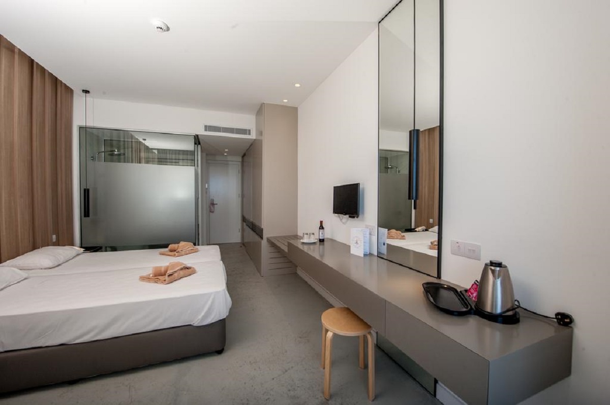 Room, Inland View