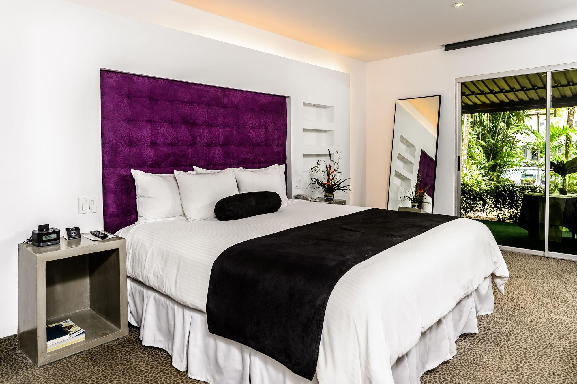 Room, Multiple Beds, Pool View, Pool Access