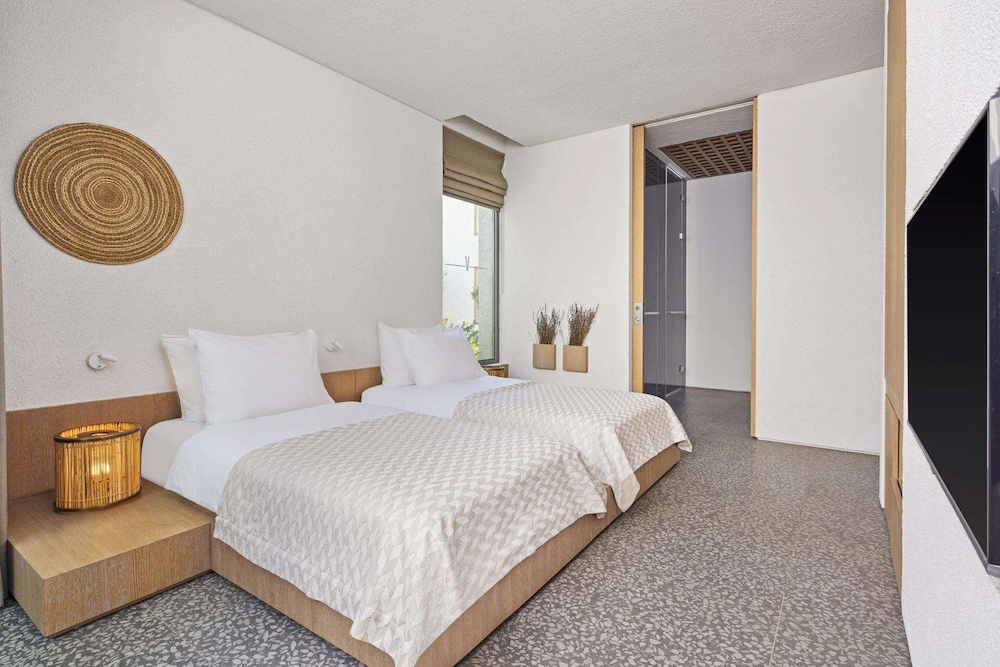 Executive, Family, Quadruple, Double and Twin Beds, Sea Side