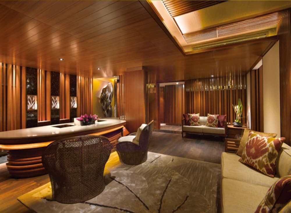 Shangri-La Apartments 42/71