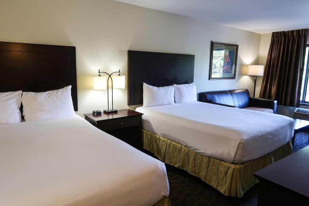 ECONOMY, 2 QUEEN BEDS