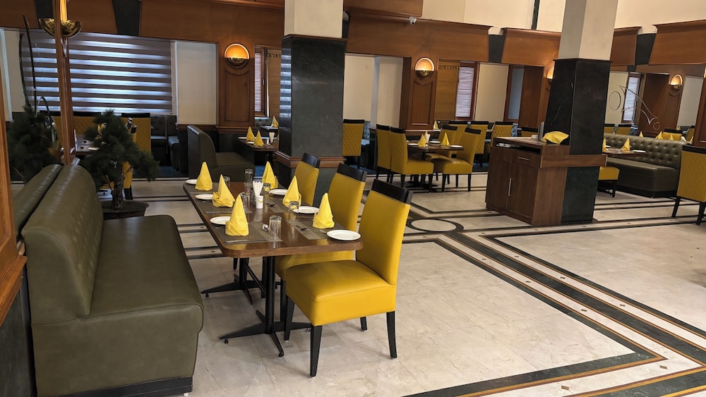 HOTEL RESIDENCY 37/47