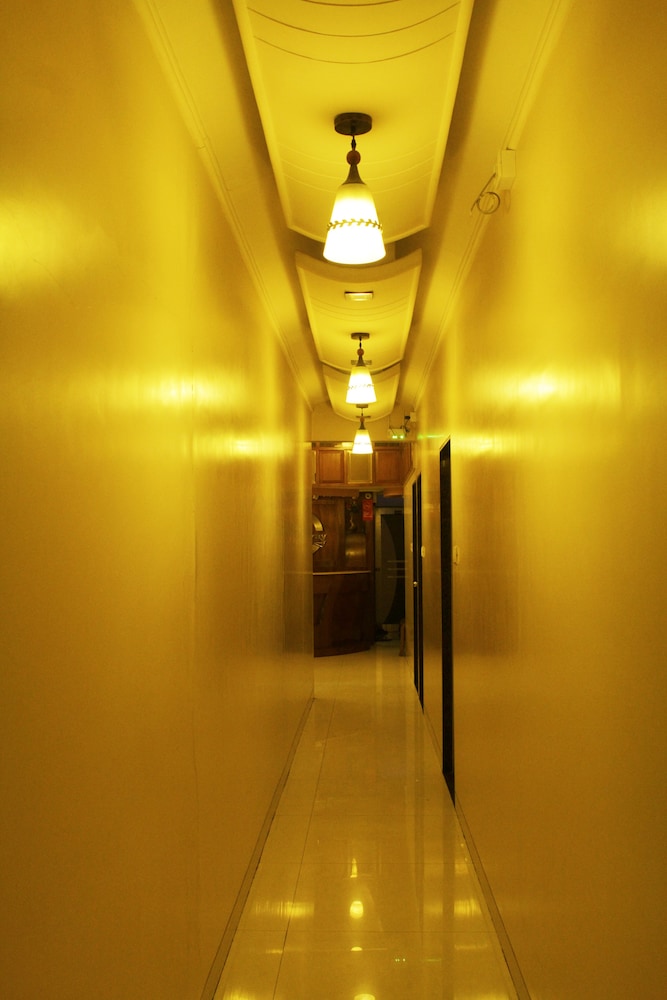 Hotel Broadway Colaba Mumbai 4/50
