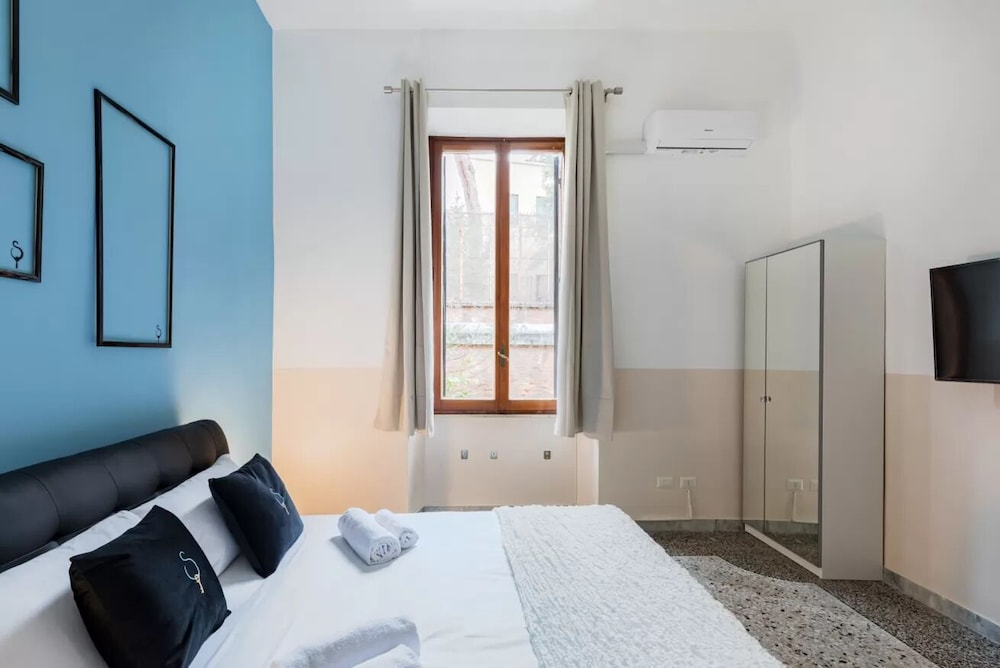 The Regal Suite 15/50