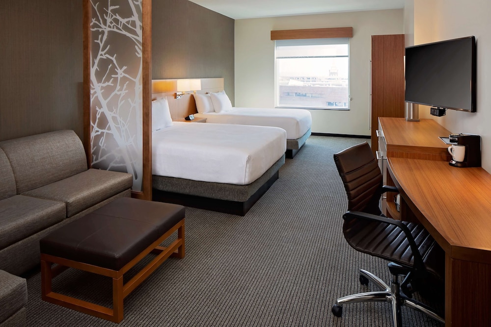 Hyatt Place Glendale/Los Angeles 25/55