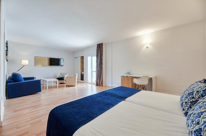 Junior Suite, Single, 3 Beds, Sofa