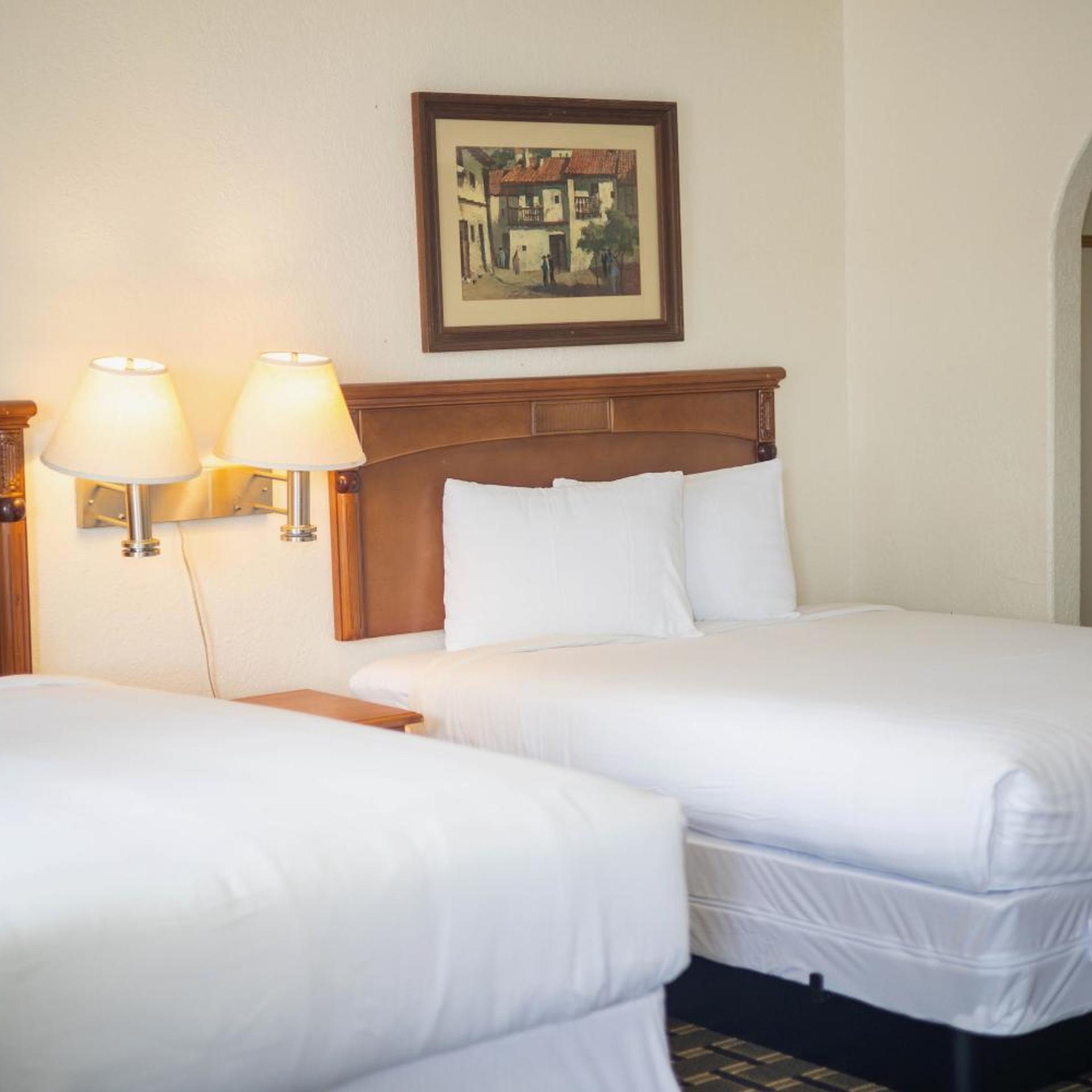 Deluxe Inn 17/25