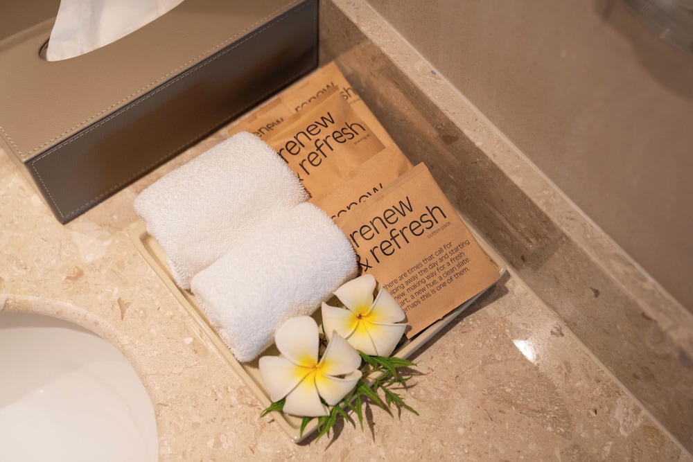 Pullman Phuket Karon Beach Resort 10/80