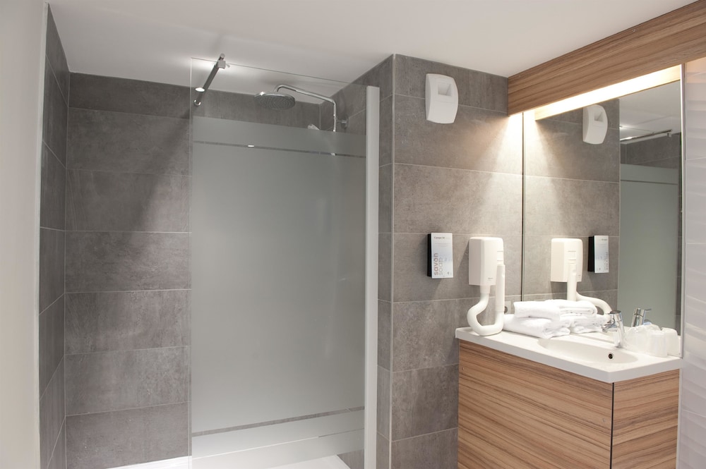 Standard, 2 Double Beds, CAMPANILE LIMOGES CENTRE - GARE 9/10