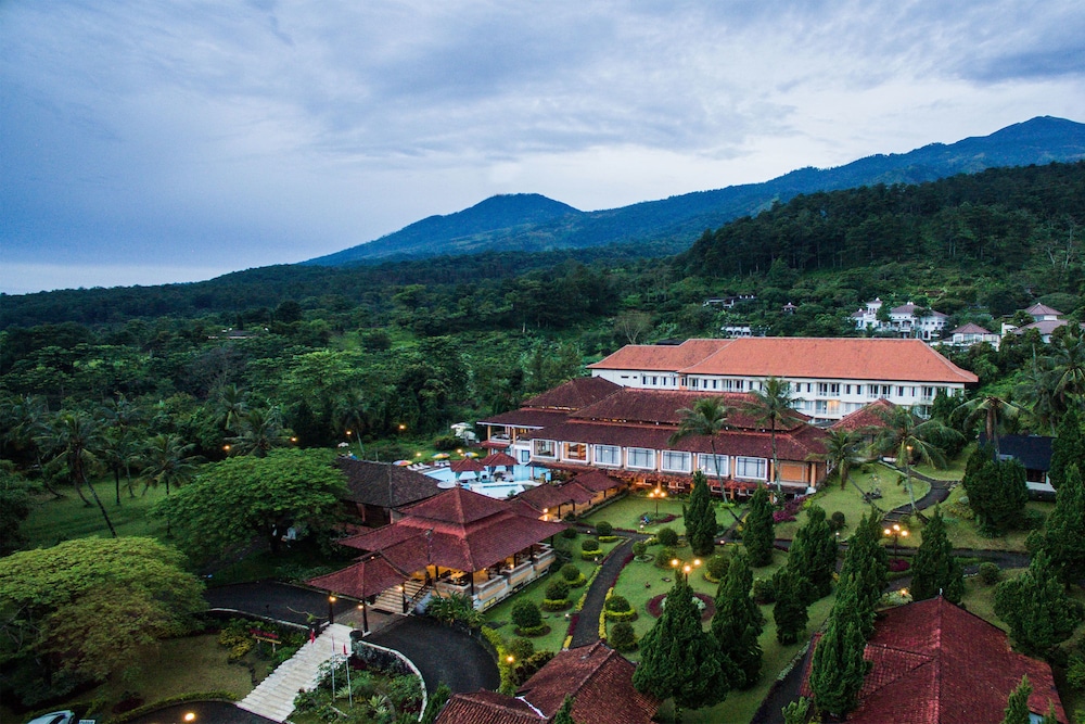 Royal Trawas Hotel & Cottages 53/55