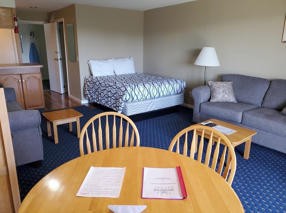 The Windrifter Resort 30/50