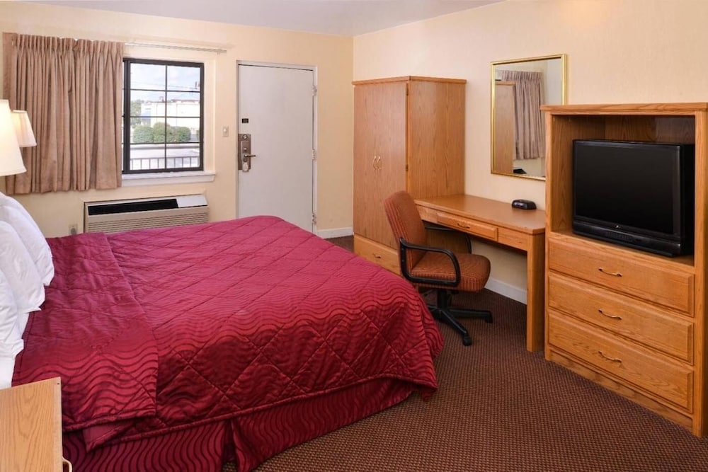 Executive Inn Ex Americas Best Value Inn Fort Wayne 14/31