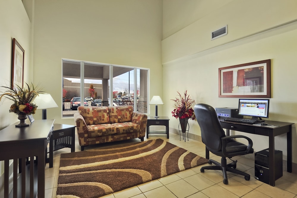 Super 8 by Wyndham Barrie South 30/45