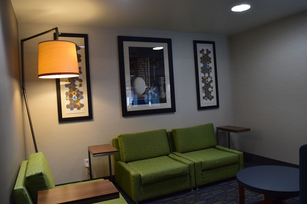 Holiday Inn Express Hotel Suites Sparta 34/49