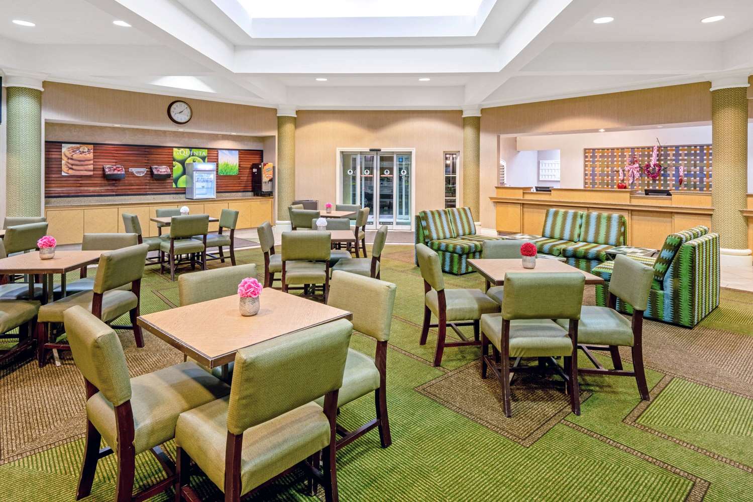 La Quinta Inn & Suites by Wyndham Salt Lake City Airport 33/48
