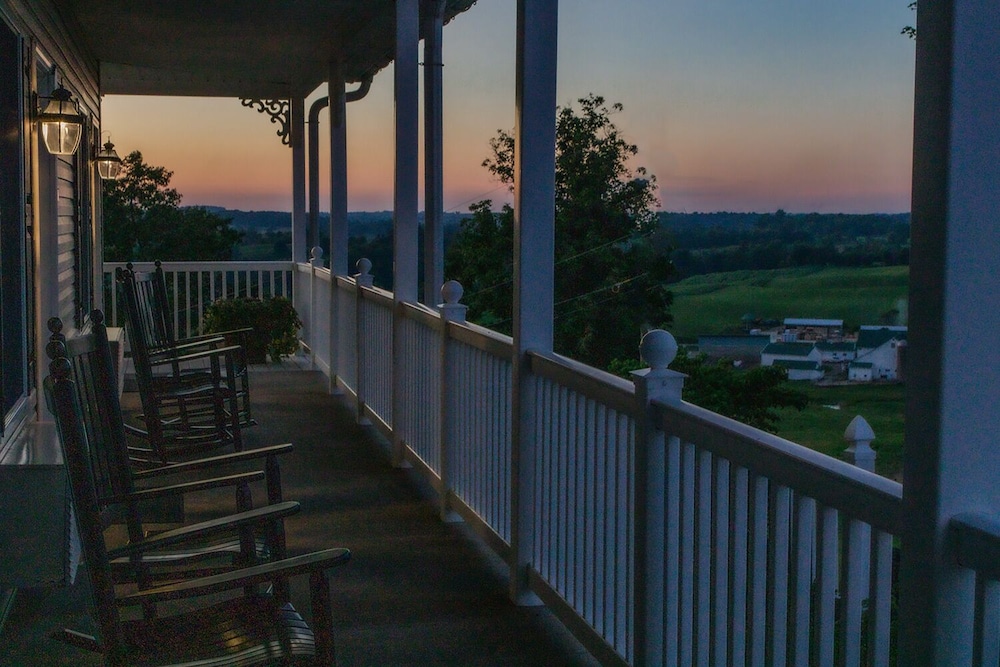 Hillside Inn 57/67