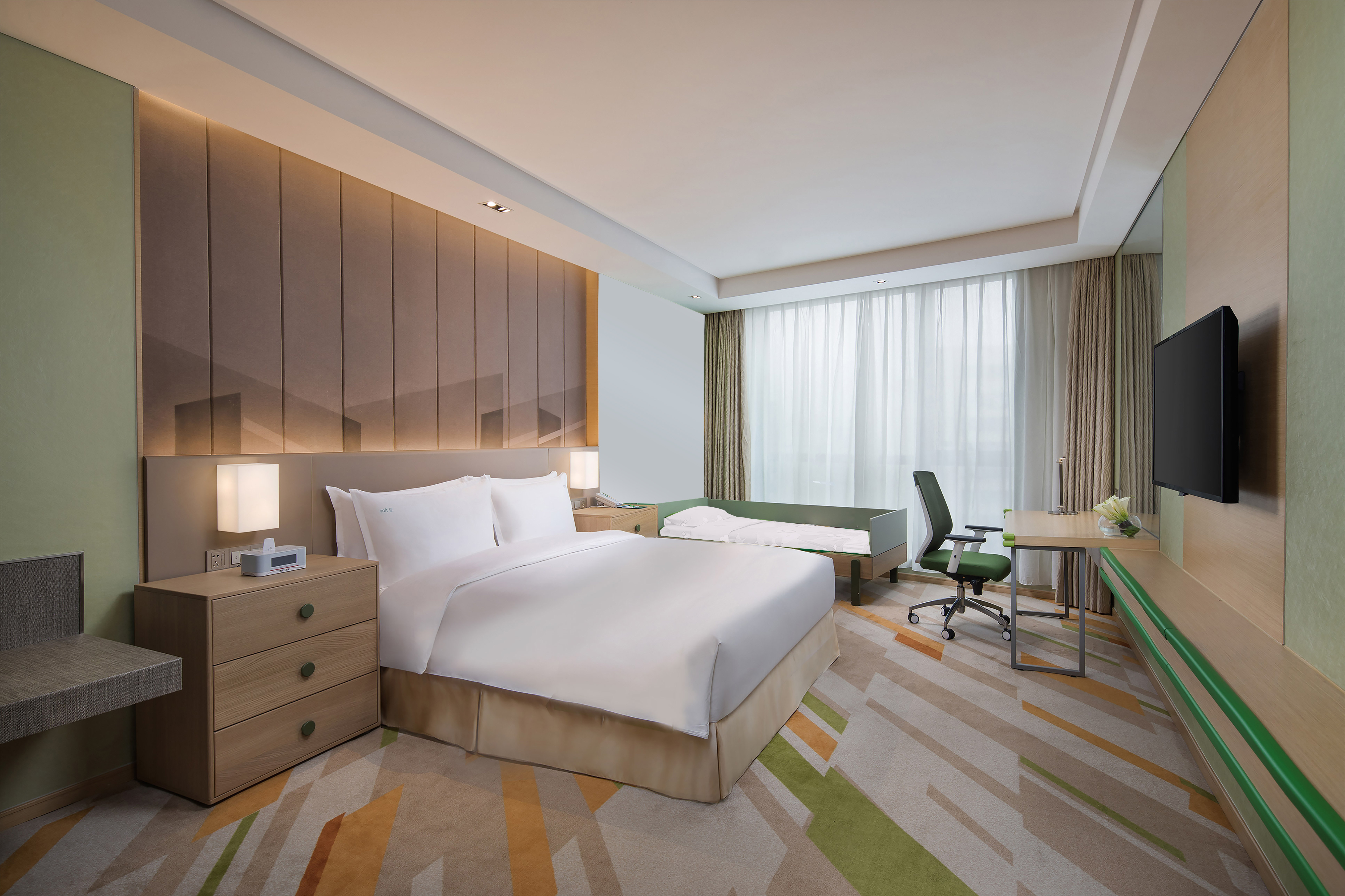 HOLIDAY INN WUXI TAIHU NEW CITY 9/69