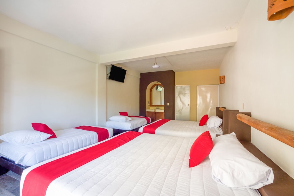 OYO Hotel Posada Lys Zihuatanejo 18/35