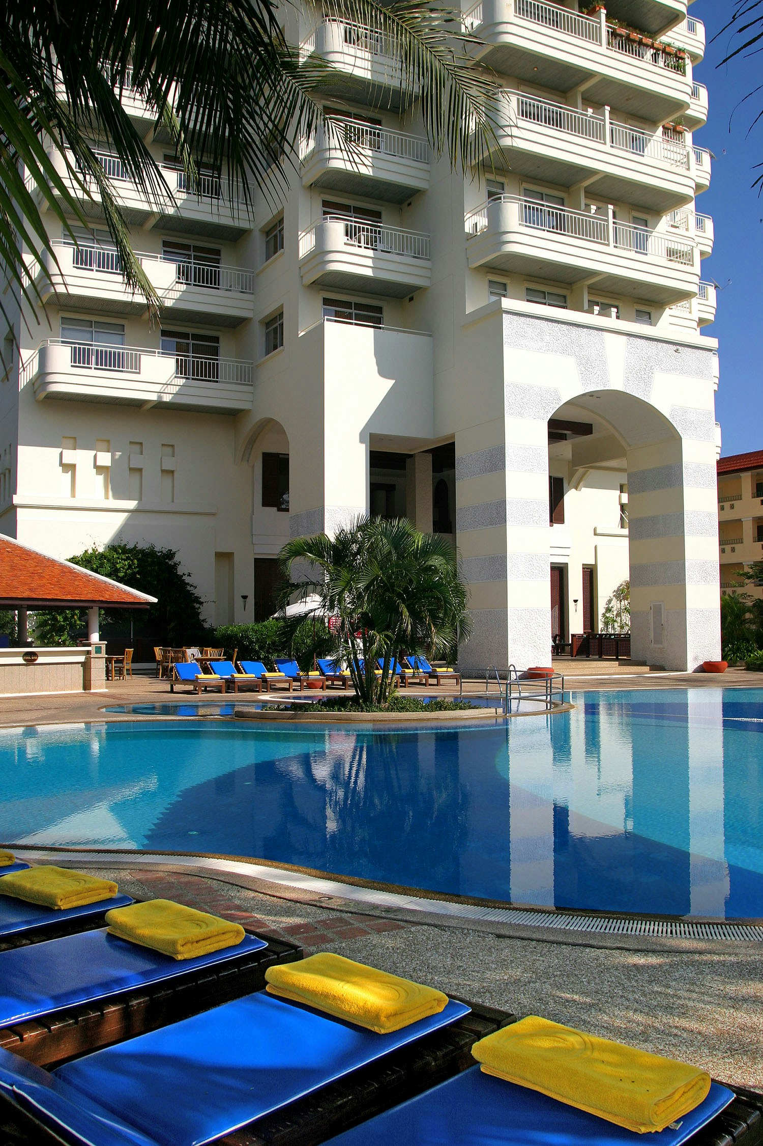 Waterfront Suites Phuket by Centara 13/76