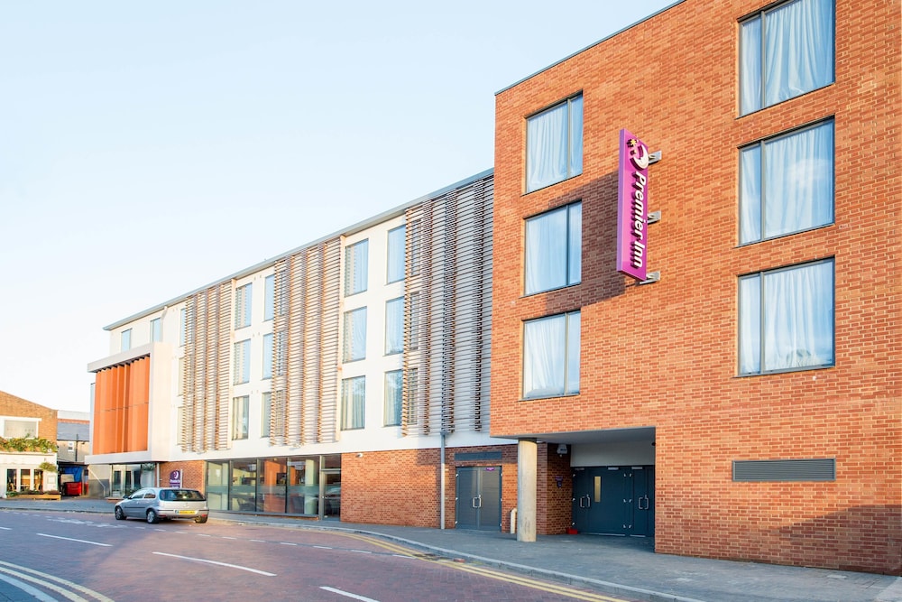 Premier Inn St Albans City Centre 32/43