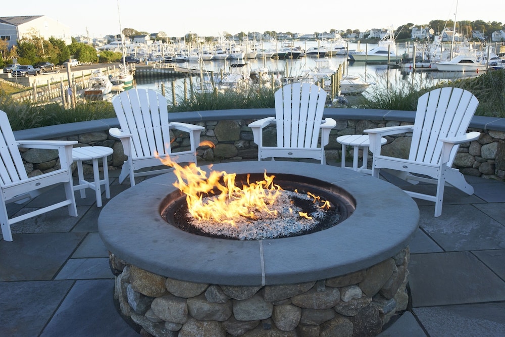Anchor In Distinctive Waterfront Lodging 34/65