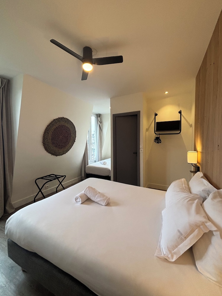 Room, Triple, 1 Double and 1 Single Bed