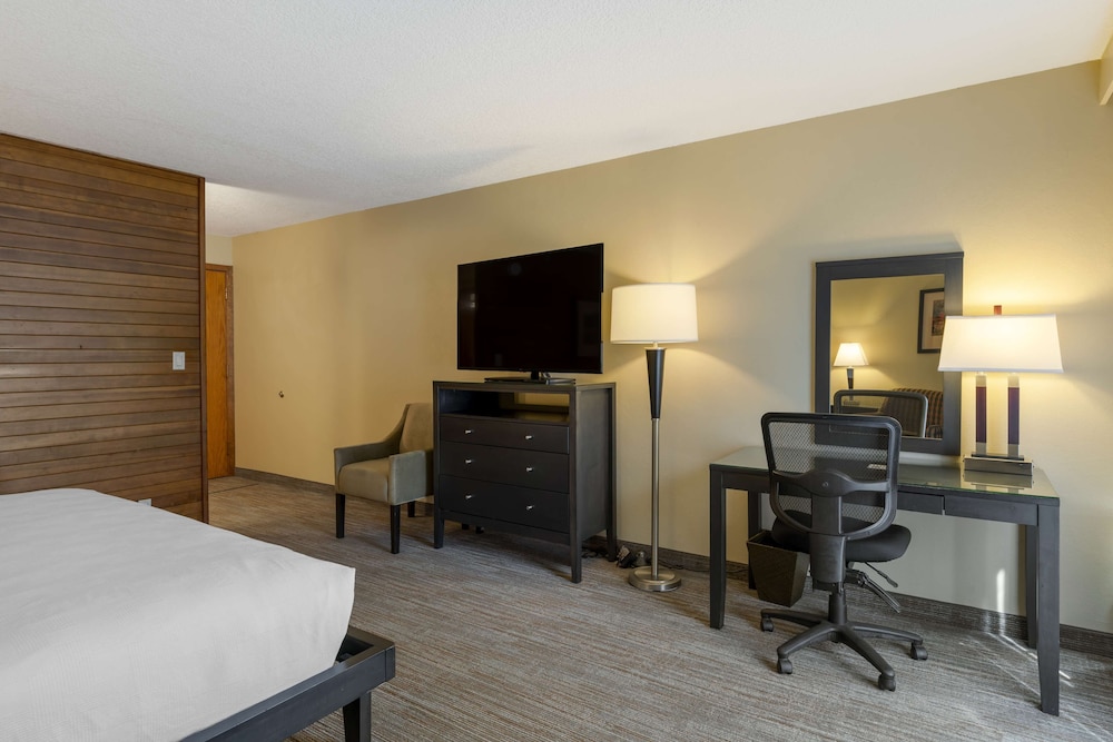 Best Western Plus Hood River Inn 51/80