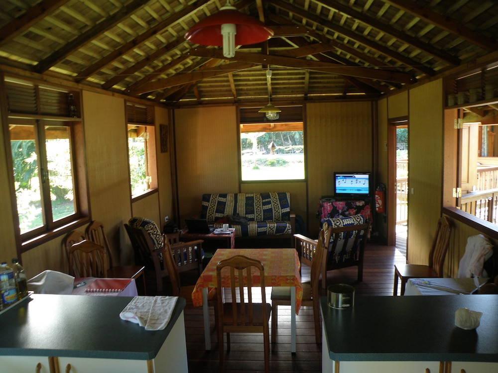 Moorea Surf Bed And Breakfast Hostel 18/32