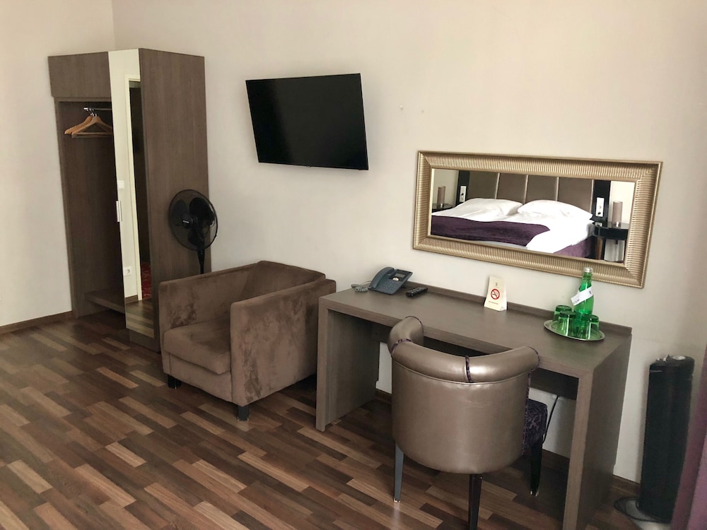 PENSION BARON AM SCHOTTENTOR HOTEL 29/50