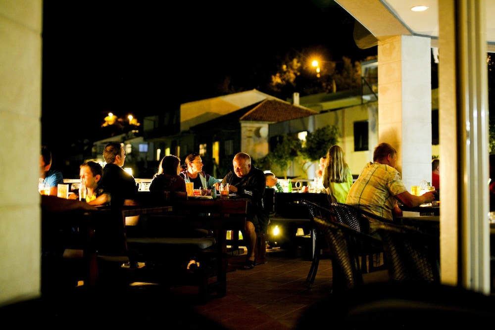 Beach Hotel Croatia 20/50