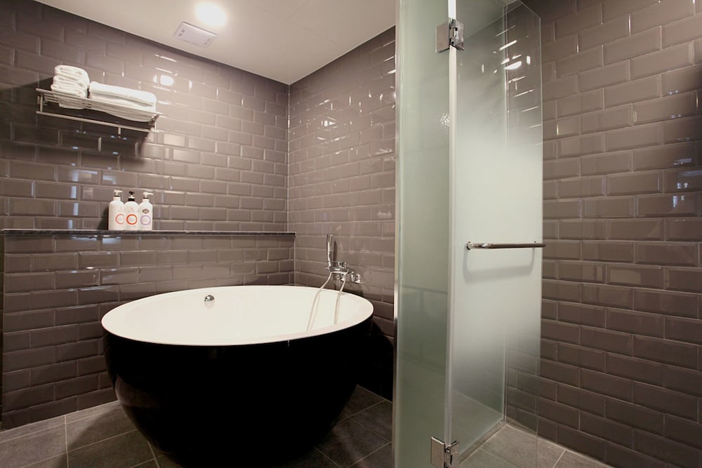 Mind Tourist Hotel 50/50